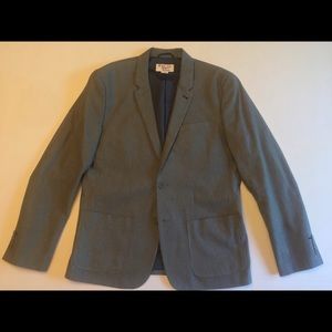 Men’s penguin sportcoat. Grey sport coat worn once.
